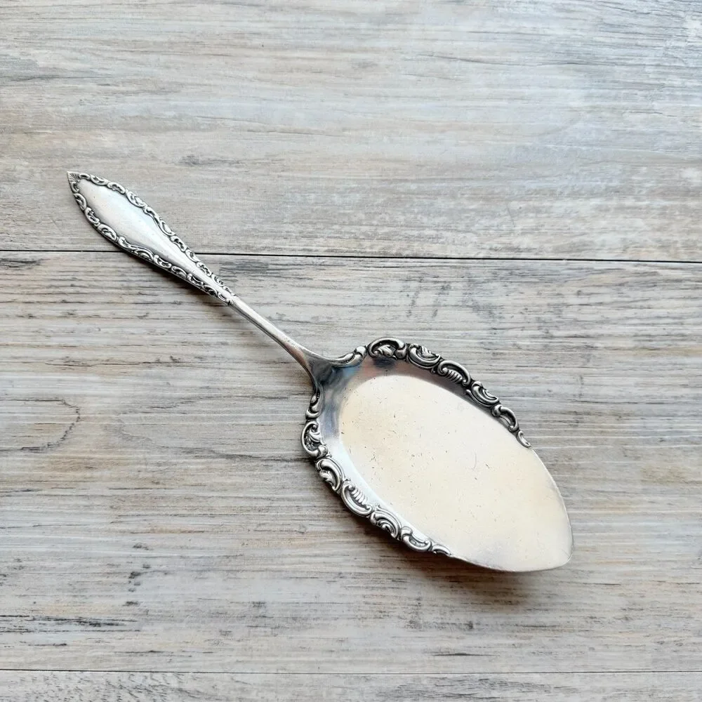 Vintage 1847 Rogers Bros Silverplate Pie Server Ornate Cake Utensil Vintage